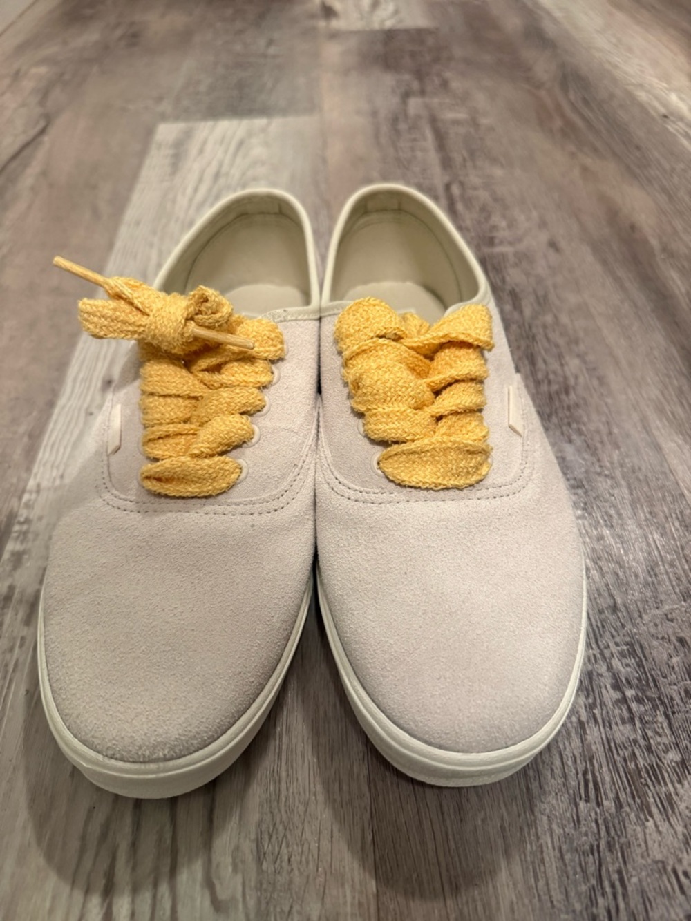 Vans - Picture 2 of 2